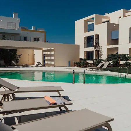 Apartament Modern 2br W- Pool & Balcony, Steps To Ria Formosa *