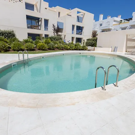 Modern 2br W- Pool & Balcony, Steps To Ria Formosa