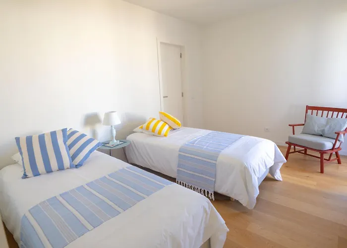 Casas Do Yellow Bg T2 * Tavira