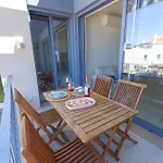 Modern 2br W- Pool & Balcony, Steps To Ria Formosa アパート *