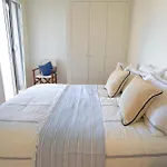 Modern 2br W- Pool & Balcony, Steps To Ria Formosa タヴィラ